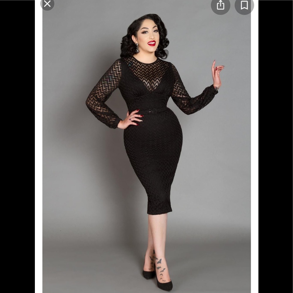 Laura Byrnes discontinued Lisa dress.